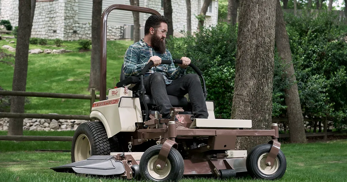 Grasshopper 200V MidMount | Smooth-Riding Zero-Turn Mowers